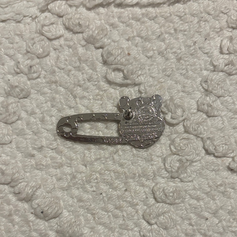Disney Winnie the Pooh Yellow Pin - Picture 2 of 2
